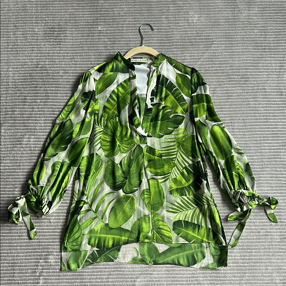 Alice + Olivia Green Tie Front Relaxed Blouse
